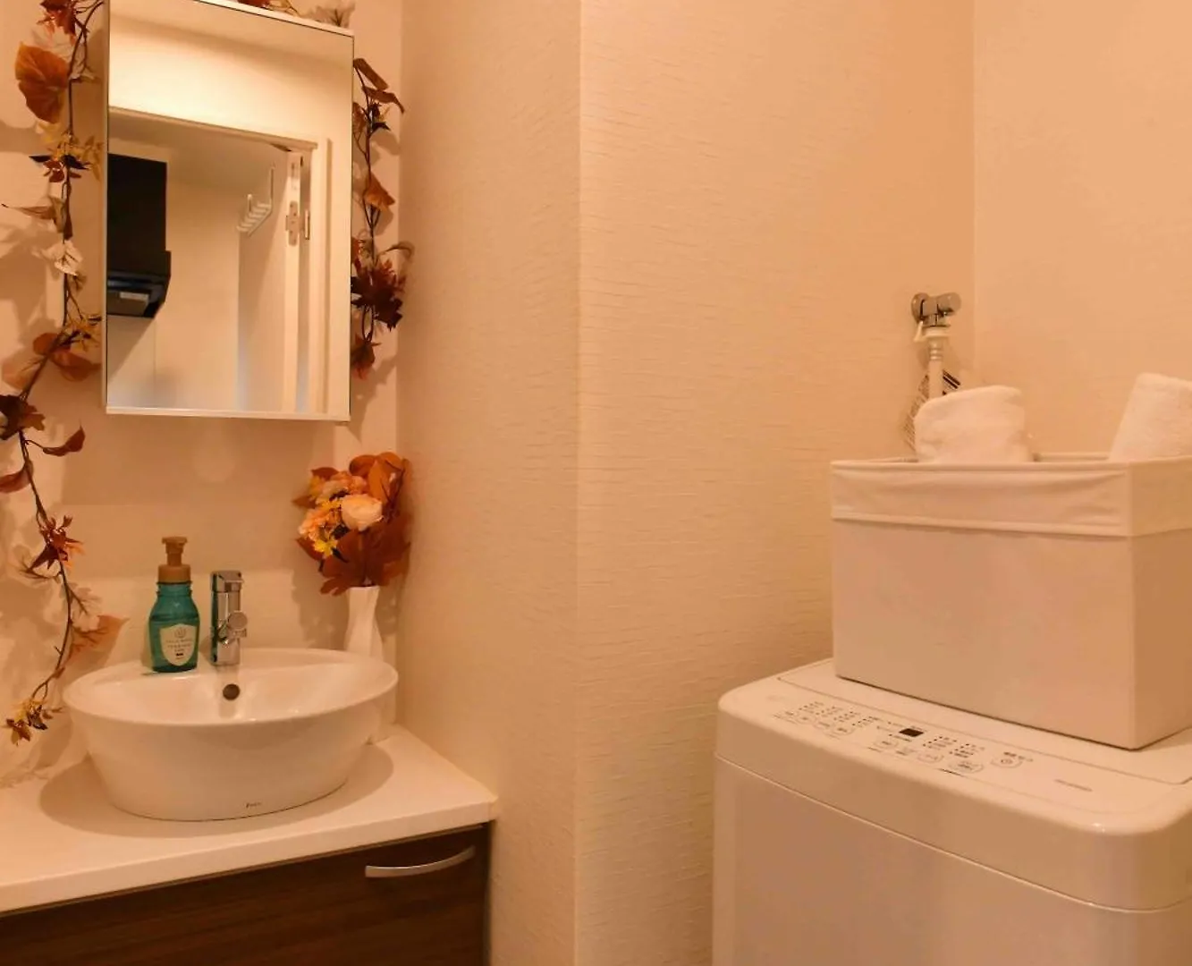 Fl Residence Nipponbashi Hakuno Osaka 0*,  Japan